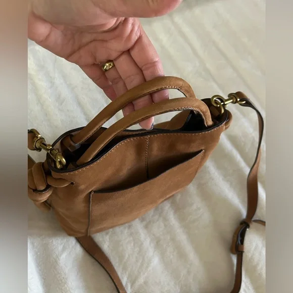💼 Lucky Brand Suede Leather Small Crossbody Bag (Like New)💼 - Picture 6 of 13